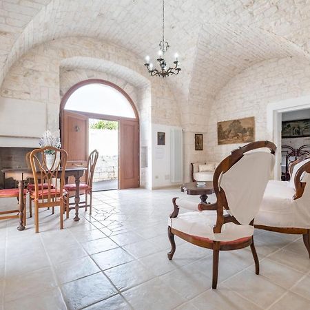 Dimora Lucrezia - Big & Central Apatment With Parking Ostuni Esterno foto