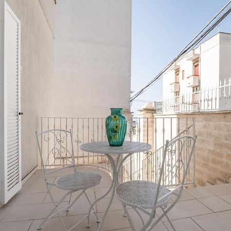 Dimora Lucrezia - Big & Central Apatment With Parking Ostuni Esterno foto