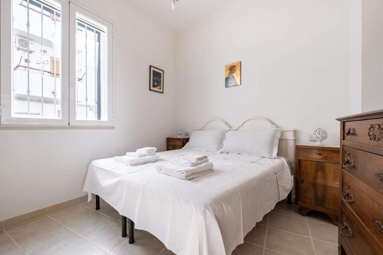 Dimora Lucrezia - Big & Central Apatment With Parking Ostuni Esterno foto