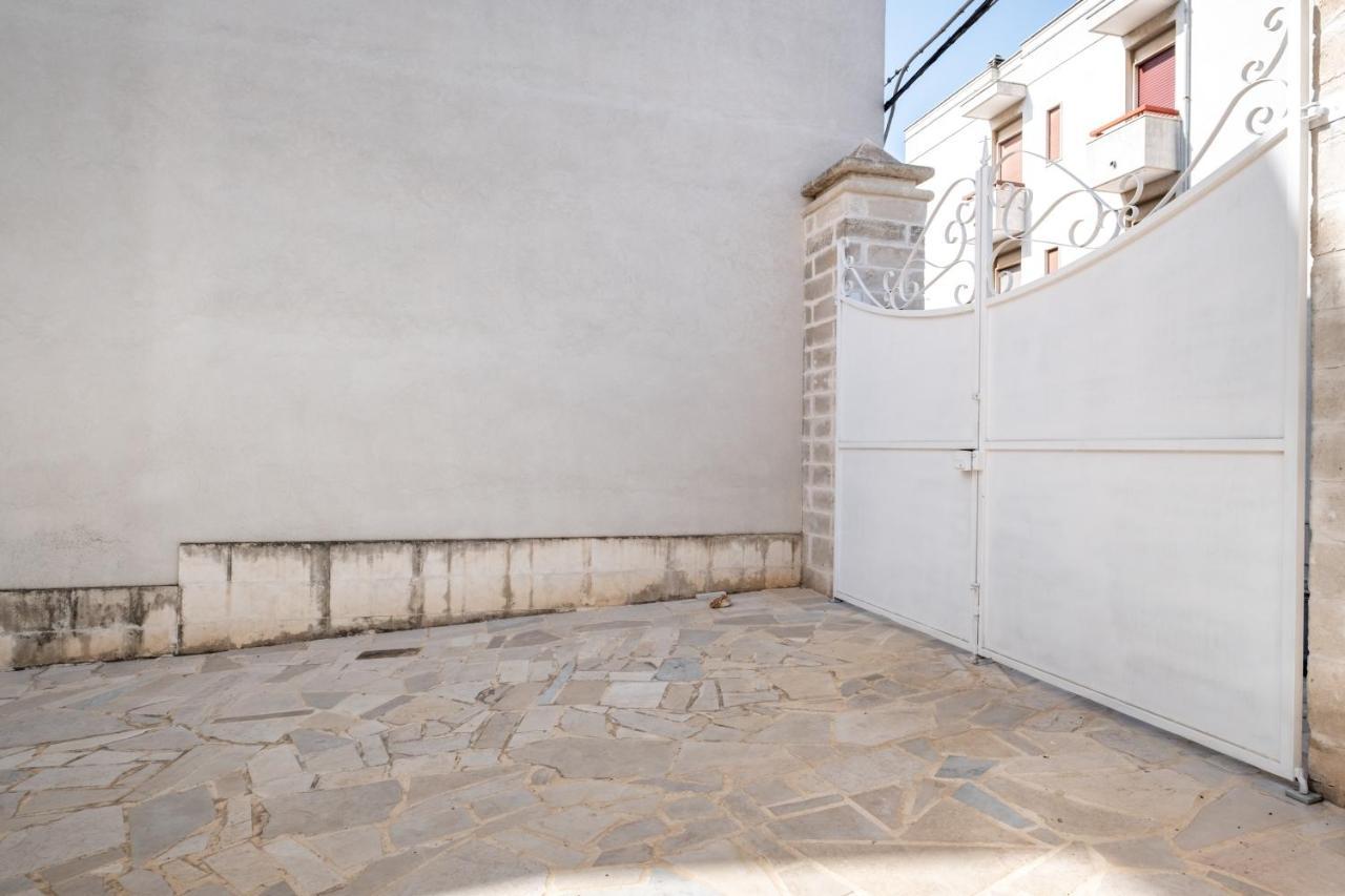 Dimora Lucrezia - Big & Central Apatment With Parking Ostuni Esterno foto