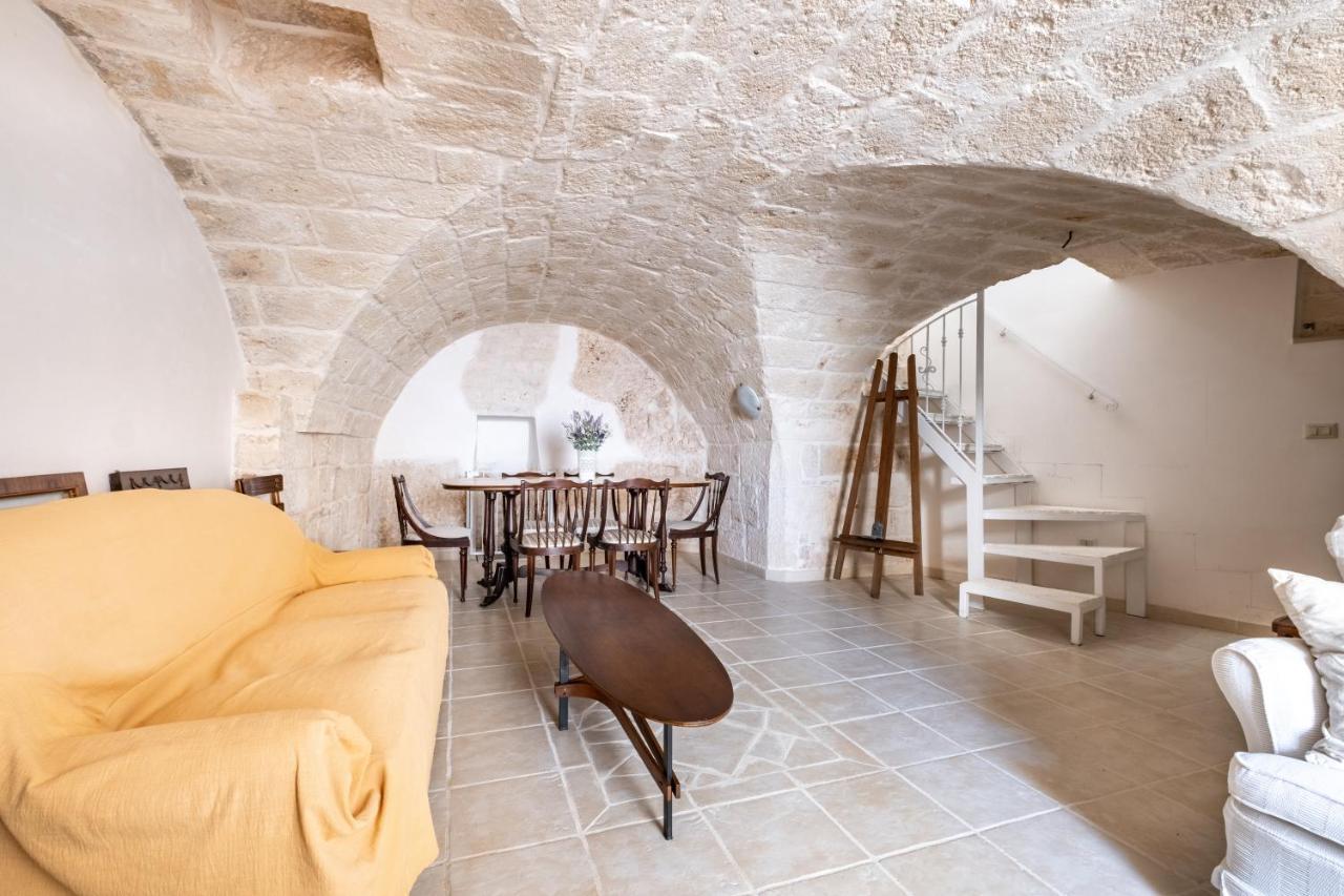 Dimora Lucrezia - Big & Central Apatment With Parking Ostuni Esterno foto